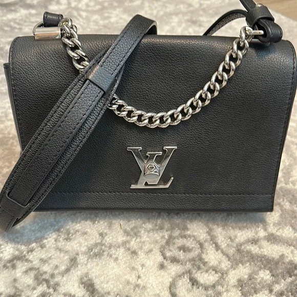 SOLD Louis Vuitton Lockme II shoulder/crossbody bag - Picture 1 of 10